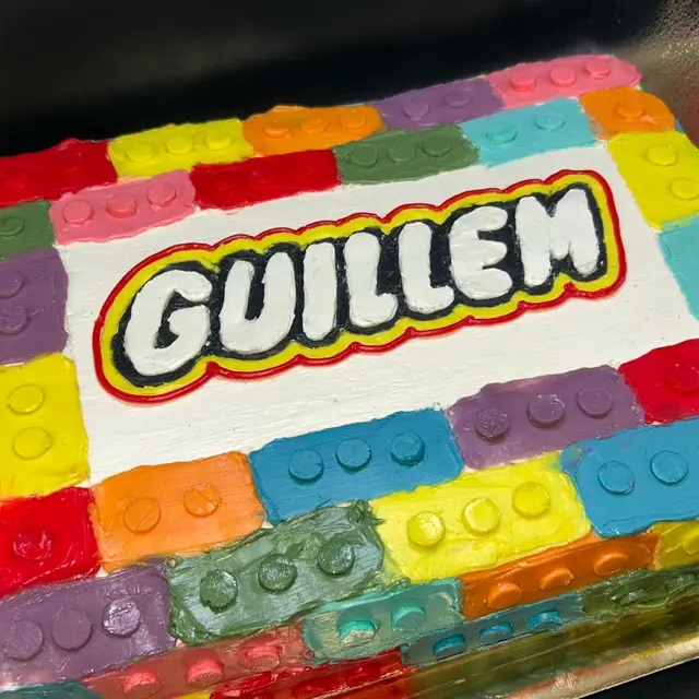 Tarta LEGO con nombre